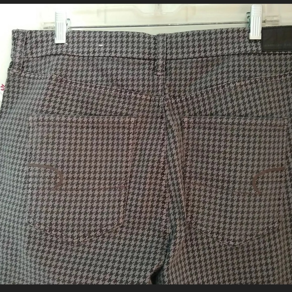 AMERICAN EAGLE CURVY SUPER HI-RISE JEGGING